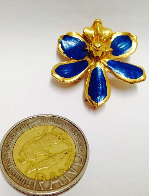 Orchid Gold Blue trim NECKLACE /Brooch Pin +Chain stamped 18 k GP on Link