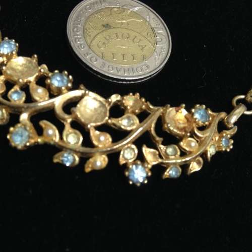 FACINATING Vintage AuroraBorelisCrystalGoldToneMetalLossStonesLOOK At My BUY NOW LISTINGS NO WAITING