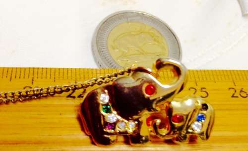 Necklace - BROOCH Gold Tone Elephant Ma + baby Gold Tone lovely coloured crystals