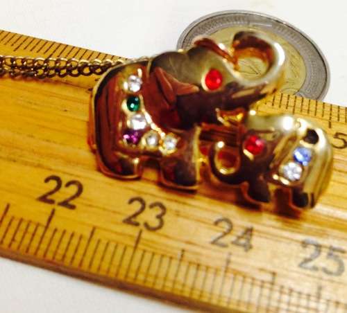 Necklace - BROOCH Gold Tone Elephant Ma + baby Gold Tone lovely coloured crystals
