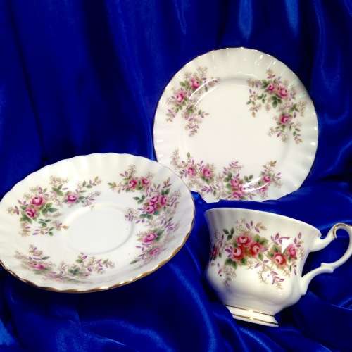 ROYAL ALBERT -SUGAR bowl+Trio Lavender Rose c1962/70