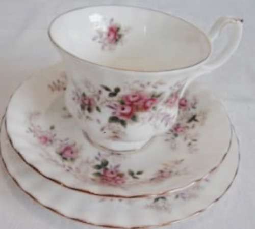 ROYAL ALBERT -SUGAR bowl+Trio Lavender Rose c1962/70