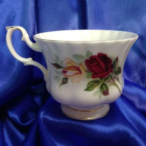 ROYAL ALBERT*SaucerSidePlate +CupCrackGREAT COUNTRY HOME DECOR**L@@KatMY*BUY NOW*iterms*NO WAITING*