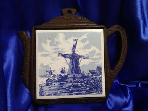 Trivet cast iron Delft tile blue on White Shape of Tea Pot