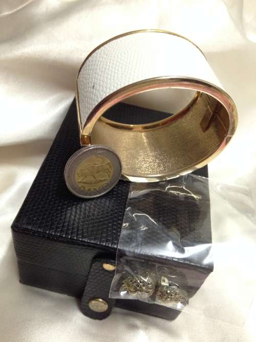 Bangle hinged clamper white faux Skin Black Jewellery box Marcasite clip on earrings
