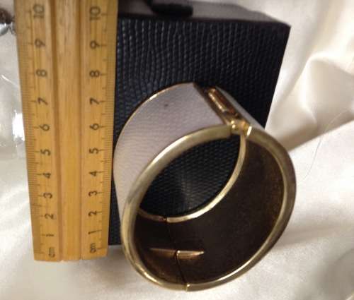 Bangle hinged clamper white faux Skin Black Jewellery box Marcasite clip on earrings