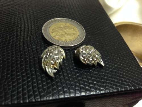 Bangle hinged clamper white faux Skin Black Jewellery box Marcasite clip on earrings