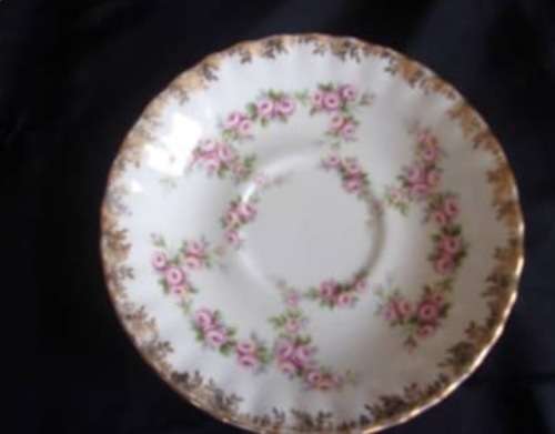 Royal Albert DIMINITY ROSE Trio