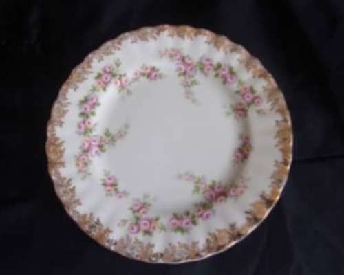 Royal Albert DIMINITY ROSE Trio