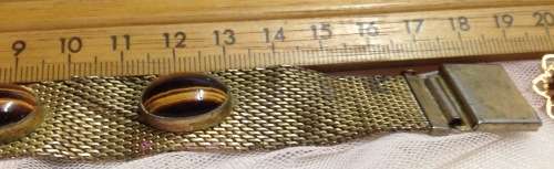 1 Bracelet has 3 Cabochon Tigers Eye on Gold tone mesh both edges sharp Look at my Buy Now NO WAITIN