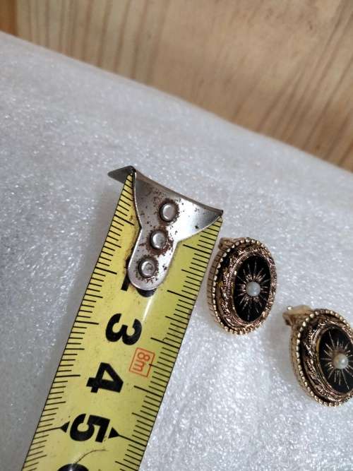Earrings clip on-RARE SPHINX Black cut glass faux pearl Root 1947/1970Chiswick UK Mourning Jewelry