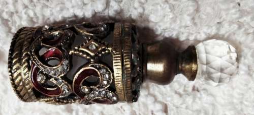 GORGEOUS PERFUME bottle entwined Red enameled hearts crystal encrusted+ Crystal stoper metal dauber