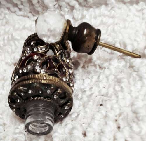 GORGEOUS PERFUME bottle entwined Red enameled hearts crystal encrusted+ Crystal stoper metal dauber