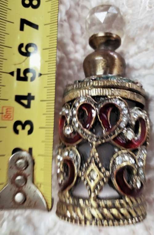 GORGEOUS PERFUME bottle entwined Red enameled hearts crystal encrusted+ Crystal stoper metal dauber