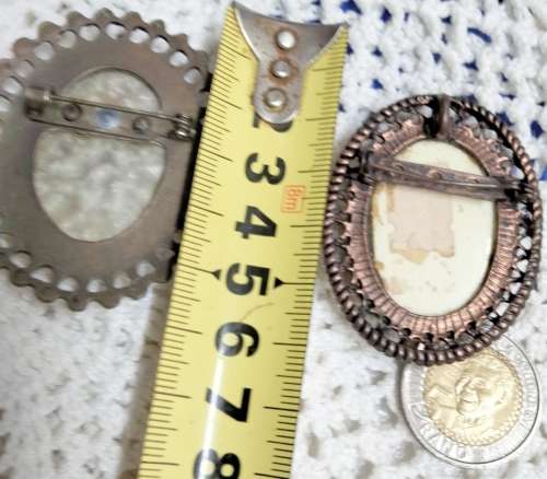 Brooches Circa1960 Lucite Flower Dome+Cloth Portrait Look At all My Buy Now listings No Waiting