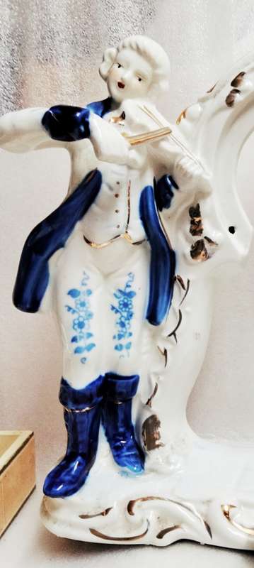 Porcelain Figurine Victorian Couple Musicians Blue + White Large piece