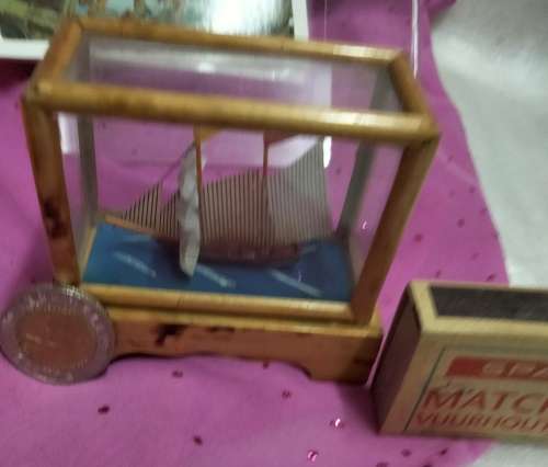 Oriental *Diorama *miniature Ship in glass+Bamboo *