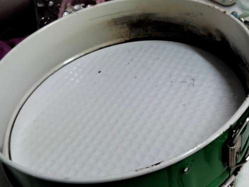 2 metal round cake tins  Lovely colour 1 need`s TLC needed