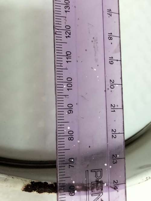 2 metal round cake tins  Lovely colour 1 need`s TLC needed