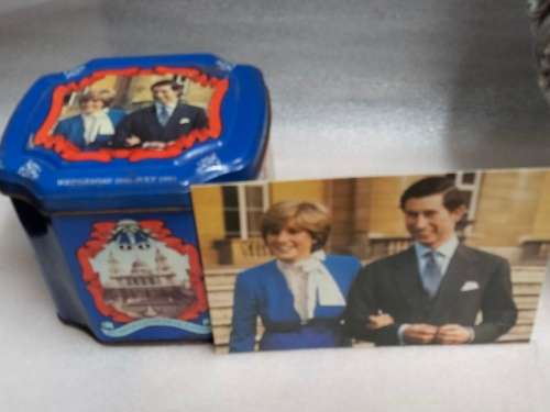 TIN Commemorative of royal wedding Prince Charles and Princess Diana+ a unused post card