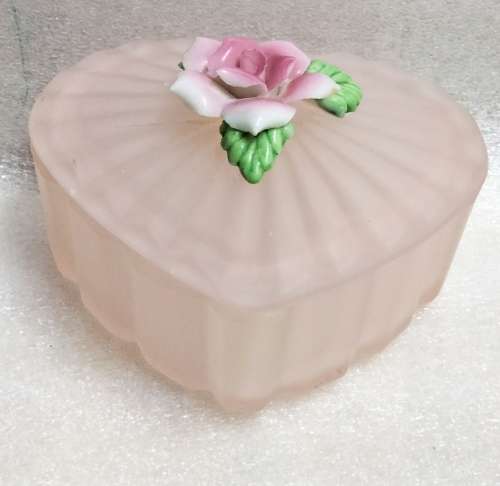 Pretty Pink Trinket box +lid ribbed Pink Satin Frosted glass has porcelain rose on top
