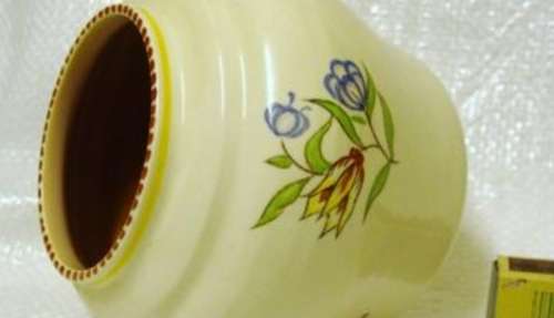 Vase ceramic POOLE No. 969-ENGLAND CREAM DECORATED WITH FLOWERS - YELLOW STRIPE AND TOP RIM SPOTS