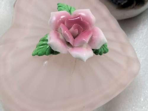 Pretty Pink Trinket box +lid ribbed Pink Satin Frosted glass has porcelain rose on top