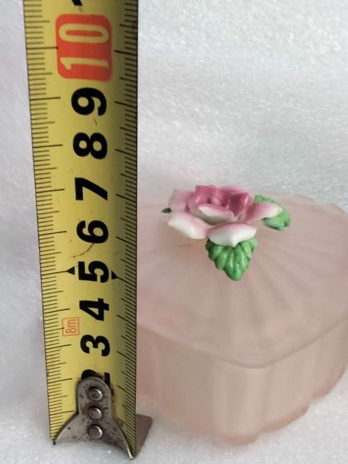 Pretty Pink Trinket box +lid ribbed Pink Satin Frosted glass has porcelain rose on top