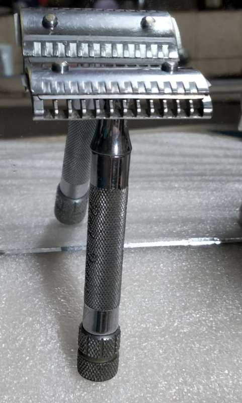 Red Ring Eclipse DE safety Razor working Sheffield England LOOK At My BUY NOW listings NO WAITING