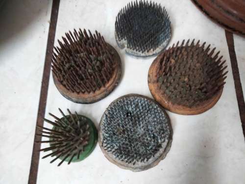 5 Metal flower frogs Assorted sizes and conditions not cleaned