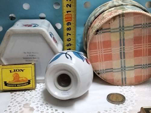 Elizabeth Arden COLLECTIBLES Powder Shaker*Hexagonal Box ceramic The Pavilion Brighton+cardboard box