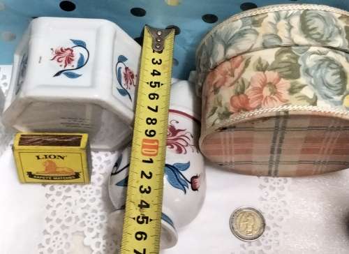 Elizabeth Arden COLLECTIBLES Powder Shaker*Hexagonal Box ceramic The Pavilion Brighton+cardboard box