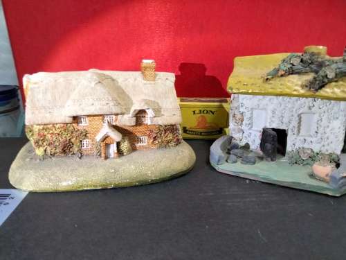 In style of Lilliput Lane English Cottage x2 figurines one1987LOOK At My BUY NOW listings NO WAITING