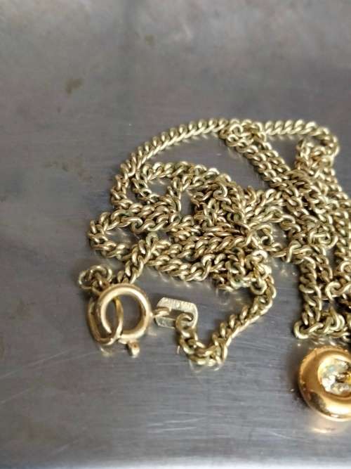 NECKLACE - Chain Stamp Rolled Gold has pendant + a small clear crystal has to be glued back