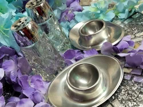 2 Salts hobstar crystal pressed glass+2 stainless steel egg cuptrays