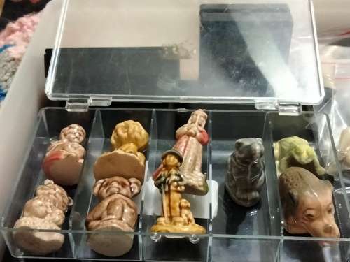 10  Figurines 9 WADE miniatures English