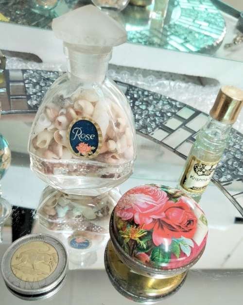 2 glass Perfume BOTTLES+ lids1has sea shells+ 1 Tin emptyLOOK At All My BUY NOW Listings NO WAITING
