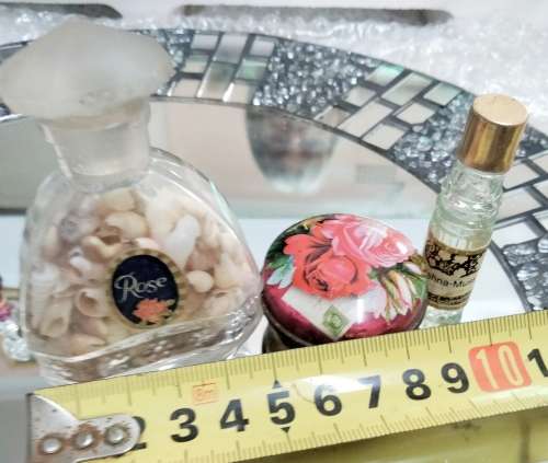 2 glass Perfume BOTTLES+ lids1has sea shells+ 1 Tin emptyLOOK At All My BUY NOW Listings NO WAITING