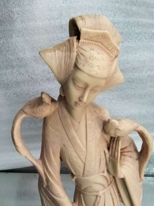 LADY ORIENTAL - Intricately carved details  COMPOSITE materials