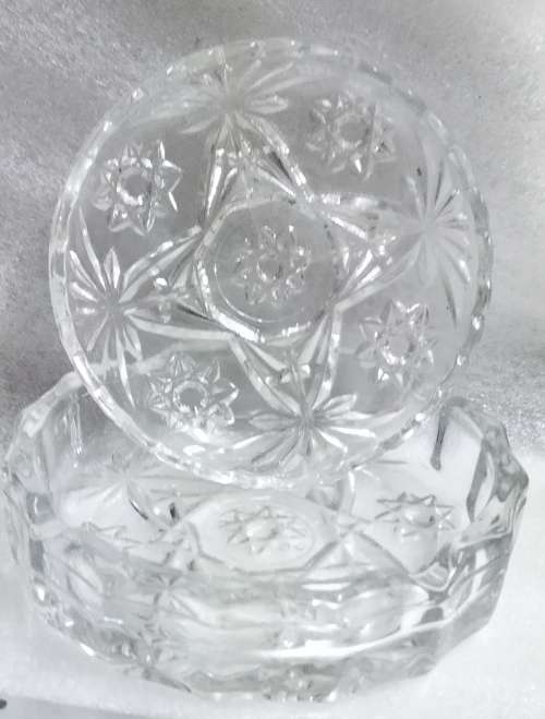 2 Early American Presscut Anchor Hocking*Ashtray*butter/Pin tray LOOKatMy BUY NOW items NO WAITING