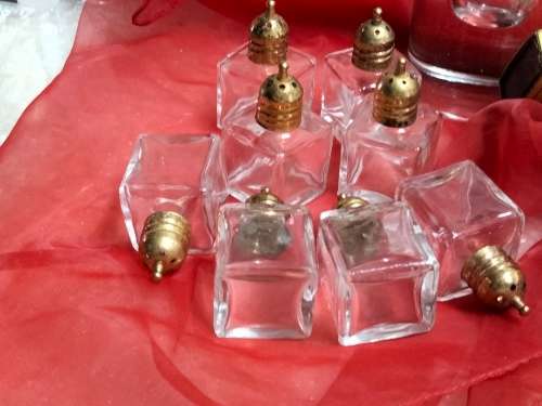 SALTS - set 8 GOLD EPNS Lids + Crystal glass body`s