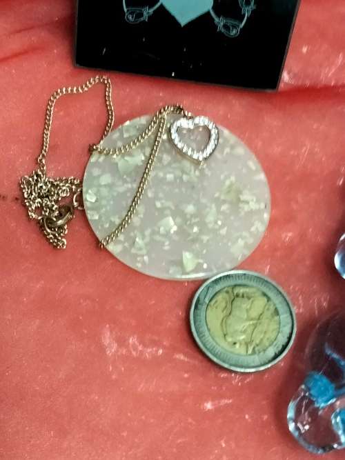 Necklace Acrylic Pendant gold glitter+Bling heart GoldTone Chain LOOK At My BUY NOW ITEMS NO WAITING