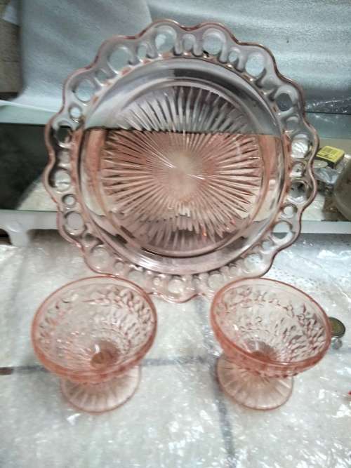 Pink lace cake Plate Glass Anchor Hocking cut outs edge +Note free 2 pink glass Cups have chips
