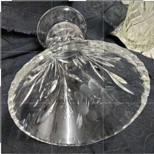 VASE - CUT GLASS LEAD CRYSTAL Brierley Rose Cut* Thumbies* Star base Rim Chips