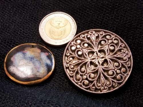 BROOCH 1 Silver Tone filigree style+1 Enamel top abstract Look at my Buy Now listings No Waiting