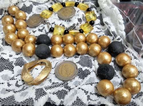 Necklace+Scarf+bracelet - beads black +Gold smaller*bracelet Acrylic br+Scarf holder gold tone metal