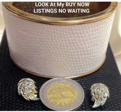Bangle hinged clamper white faux Skin Black Jewellery box Marcasite clip on earrings