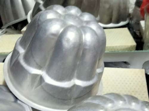 5 JELLY Moulds VTG  Aluminium or mousse or Kitchen wall decorLOOK at My BUY NOW items NO WAITING