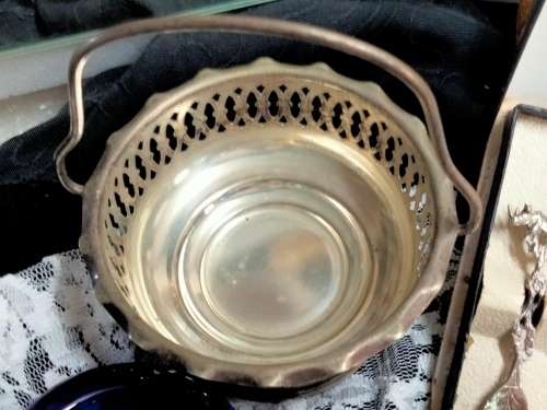 EPNS Basket dish cut out design handle scalloped base foot cobalt liner 6 Elwezetta TeaSpoonsHOLLAND