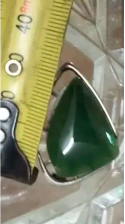 HALLMARK STG SIL -Brooch Green stone Look at my Buy Now listings No Wait